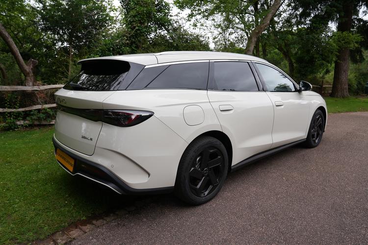 BYD SEAL 6 SALOON 1.5 DM-i Boost 4dr e-CVT